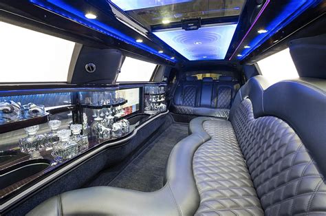 Lincoln Stretch Limo - Toronto Airport Limo, Pearson Airport Limo & Limousine Service