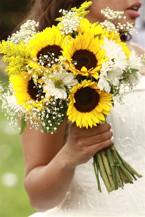 21 Perfect Sunflower Wedding Bouquet Ideas for Summer Wedding