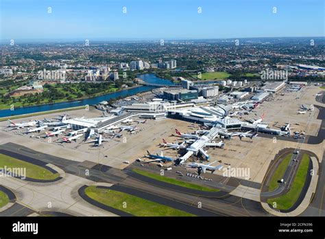 Sydney airport terminal hi-res stock photography and images - Alamy