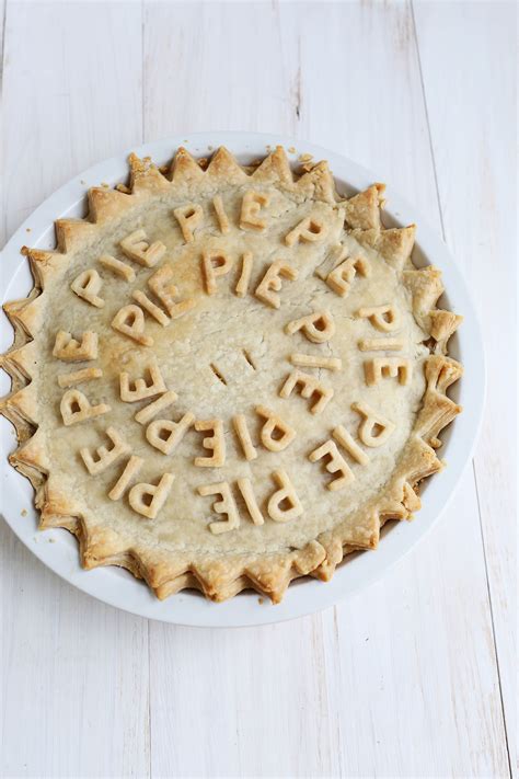 25+ Decorative Pie Crust Ideas