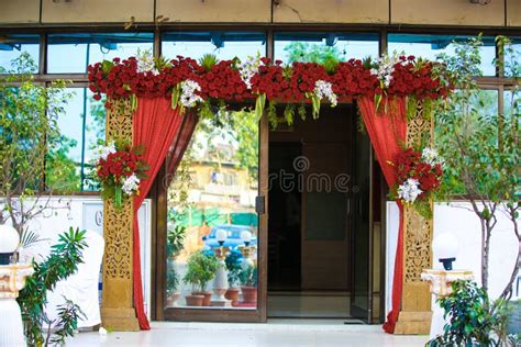 Wedding Stage of Flowers Disign Stock Photo - Image of fresh, color: 141889890