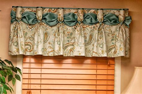 25 Collection of Valance Curtain Ideas