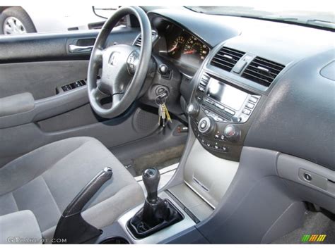 Gray Interior 2004 Honda Accord EX Sedan Photo #55075489 | GTCarLot.com