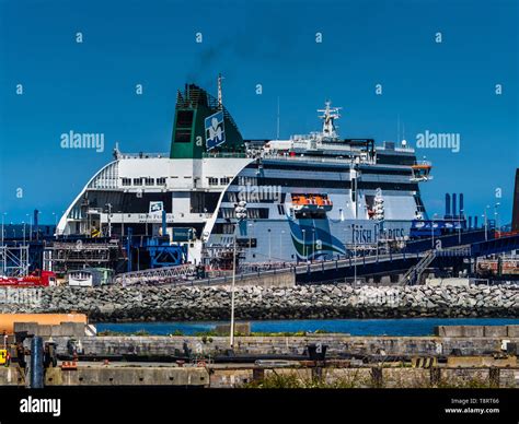 Holyhead to dublin ferry hi-res stock photography and images - Alamy