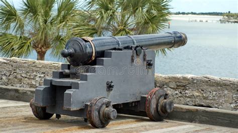 Cannon on the Castillo De San Marcos Stock Image - Image of marcos, roof: 157163697