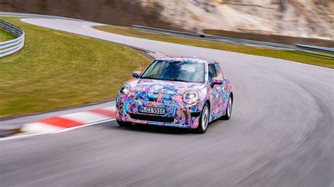 New Mini Cooper Electric specs revealed, promises up to 400 km range | HT Auto