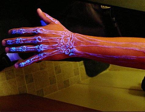 Black Light Tattoos - Tukang Kritik