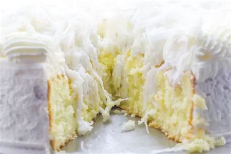 What Frosting Goes With Coconut Cake - CakeRe