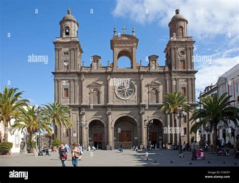 Cathedral of Santa Ana, the oldest and largest church in the island Stock Photo: 51026303 - Alamy