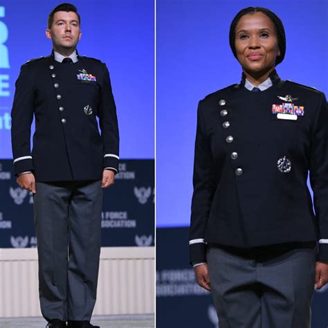 Space Force unveils new dress uniforms - War Is Boring