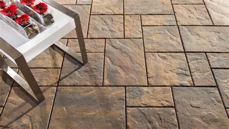 Beacon Hill™ Flagstone - Carefree Lawn Center