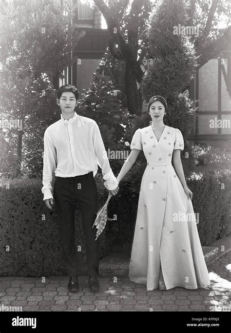 01st Nov, 2017. Song-Song couple wedding photo Shown is a wedding photo of actor Song Joong-ki ...