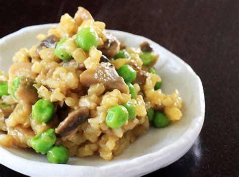 Brown Rice Risotto Recipe With Mushrooms and Peas