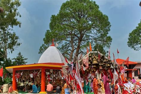 Holy pilgrimage hinduism Stock Photos, Royalty Free Holy pilgrimage hinduism Images | Depositphotos