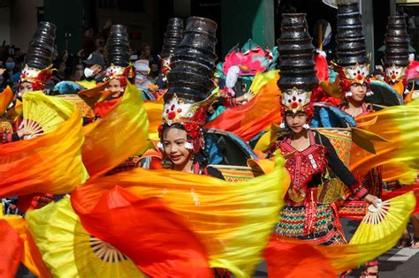 Street parade brightens up Panagbenga Festival 2023 | ABS-CBN News