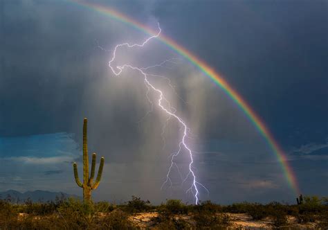 Rainbow And Lightning Captured In One In A Million Shot | DeMilked