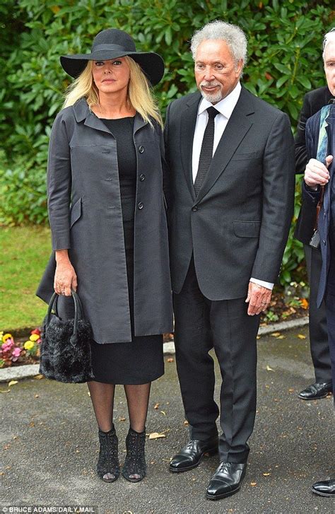 Tom Jones attends Cilla Black's funeral after The Voice UK departure | Cilla black, Toms, Jones