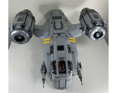 LEGO MOC-37840 UCS Razor Crest by Papaglop (Star Wars > Ultimate Collector Series 2020 ...