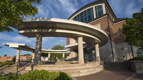 SIU Carbondale inducts 24 students into Phi Kappa Phi honor society