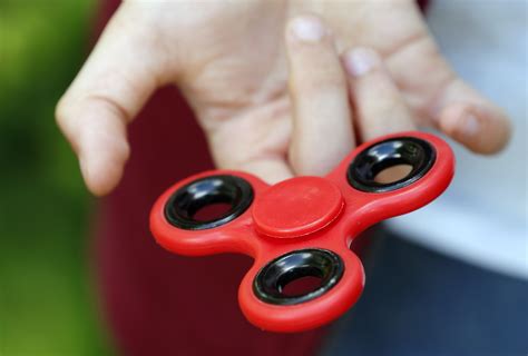 Fidget Spinners Stopped at Airport Customs in Germany | TIME