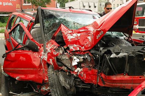 Driver hurt in horrific car accident in Jersey City - nj.com