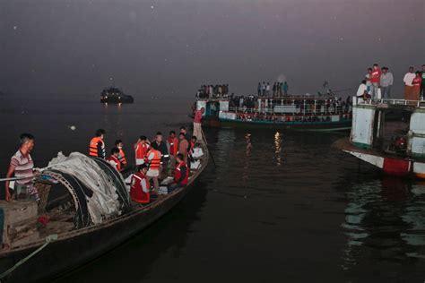 Death toll rises to at least 70 after river ferry with 140 passengers ...