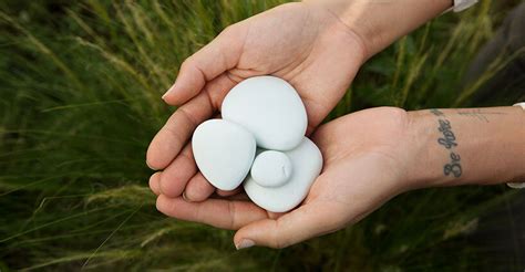 'parting stone' turns cremated remains into beautiful, solid pebbles