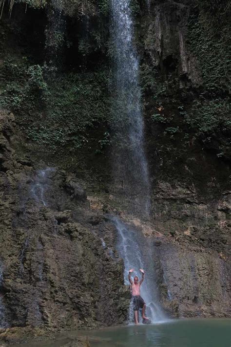 A visit to Kawasan Falls • FlipFlopGlobetrotters.com