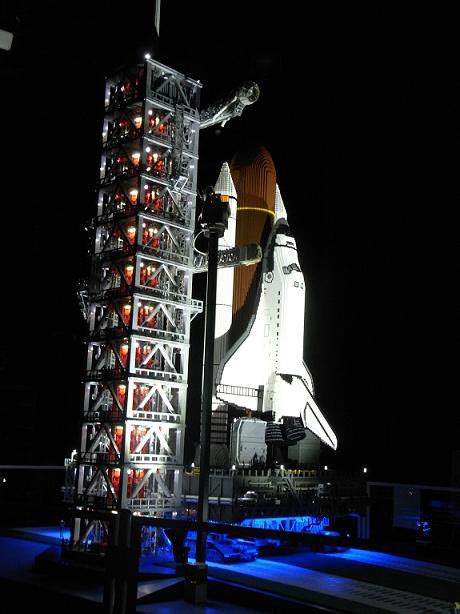 LEGO Space Shuttle: 65k bricks and 1,590hrs - SlashGear