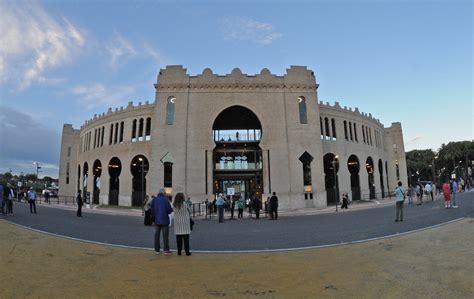 Se inauguró la remodelación de la Plaza de Toros Real de San Carlos de Colonia | Opp - Oficina ...