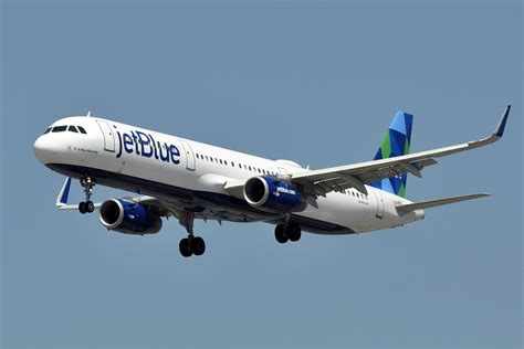 Passenger Puts Razor Blade To Woman's Neck On JetBlue Flight - Jetline Marvel