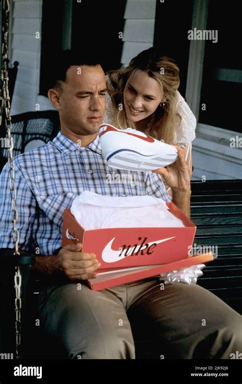 Forrest gump robin wright tom hanks hi-res stock photography and images - Alamy