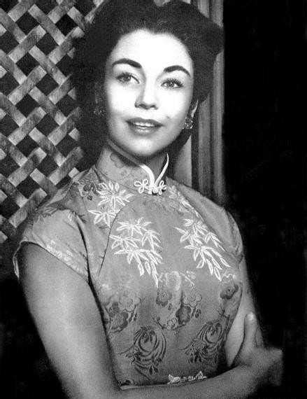 Jennifer Jones | Biography (1919-2009) | Gallery