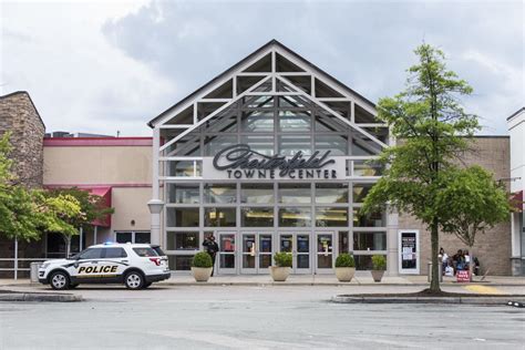 Man shot during fight in food court at Chesterfield Towne Center has ...