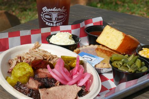 Brookstreet Bar-B-Que | Restaurants | Houstonia Magazine