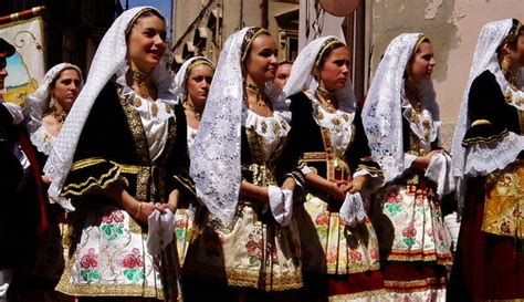 Traditional Italian clothing: a guide on traditional clothes