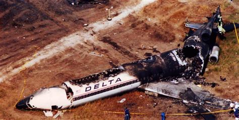 Crash of a Boeing 727-232 in Dallas: 14 killed | Bureau of Aircraft Accidents Archives