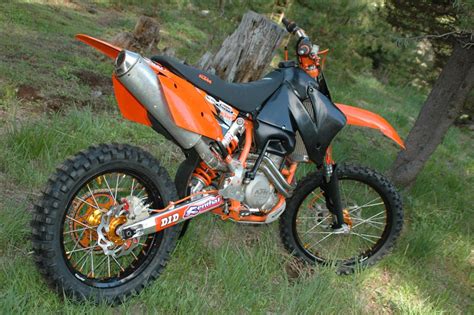 KTM EXC 400 Custom Build: 2001/03 Custom KTM EXC 400 Build by Junior DelGiorno