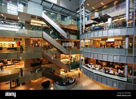 SGP, Singapore: Paragon Centre Shopping Mall Stock Photo - Alamy