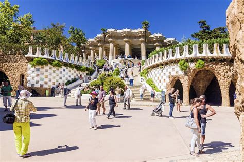 Park Güell in Barcelona bezoeken? Tickets, Info + Openingsuren