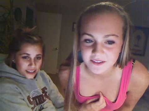 Super funny girls have no clue how to use web cam.... - YouTube