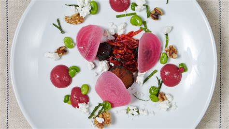 Top Chefs Share Their 10 Food Presentation and Plating Techniques - Lightspeed