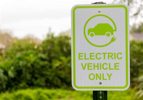 Start Leasing Electric Vehicles, Finance Ministry asks Government Departments