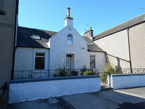 'Trinidad' at 159 High Street, Methil © Richard Law cc-by-sa/2.0 :: Geograph Britain and Ireland