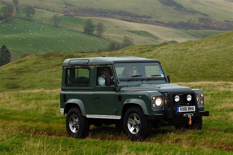 LAND ROVER Defender 90 Specs & Photos - 2012, 2013, 2014, 2015, 2016 ...