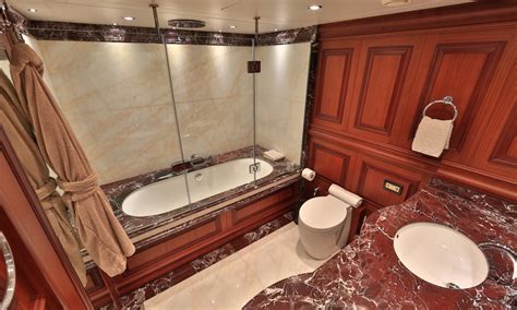 Luxury yacht CLARITY - Bathroom — Yacht Charter & Superyacht News