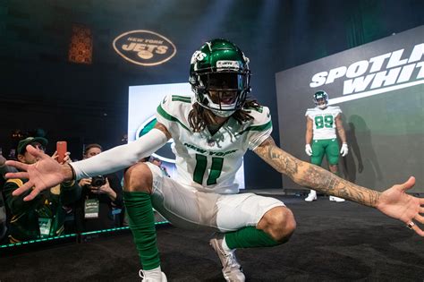 Twitter had a lot to say about the Jets' new uniforms