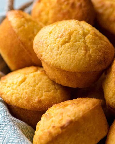 Corn Bread Muffins (Fast and Easy)