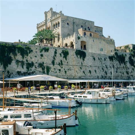 Discover Menorca through its history