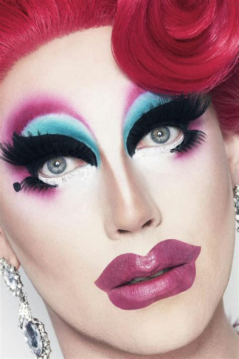 Best drag queen makeup tips and techniques - Drag queens share their best makeup tips